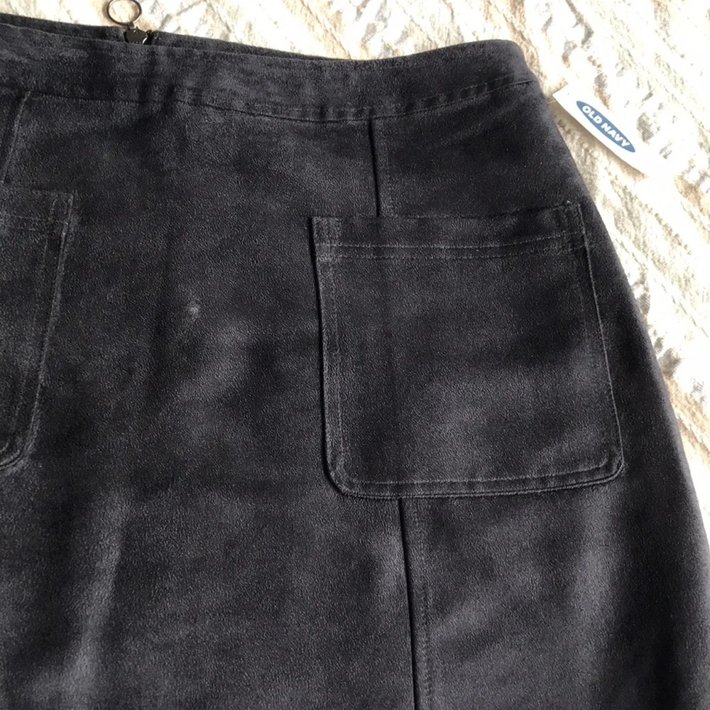 Old Navy, Woman’s size 8 Charcoal Gray Skirt - Picture 3 of 7